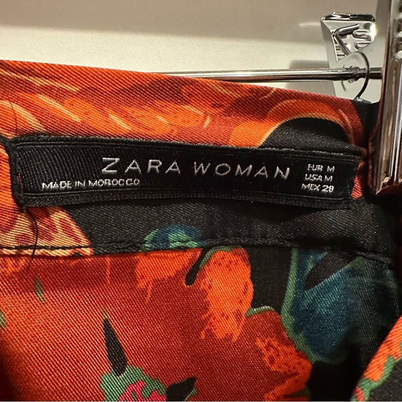 Zara | Floral Print Flowing Satin Midi Skirt size medium - Picture 8 of 11